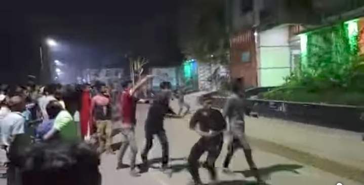 ময়মনসিংহে সাহরির সময় মাইকের আওয়াজ নিয়ে ইমামকে মারধর, হামলা ও ভাংচুর