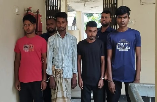 নাটোরে সংঘবদ্ধ ধর্ষণ মামলায় গ্রেপ্তার ৪