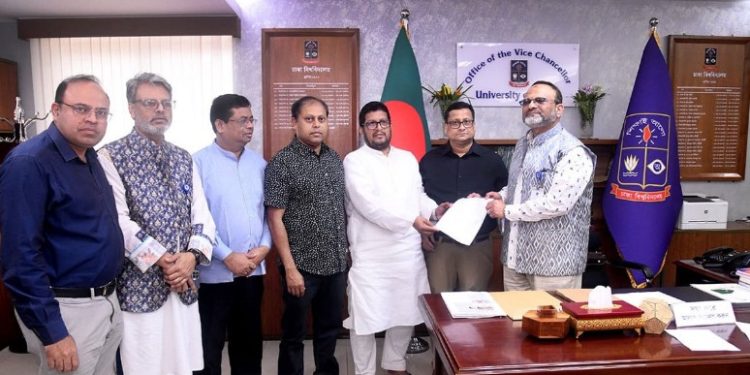 গণঅভ্যুত্থানে হামলাকারীদের বিচারসহ ১১ দাবি ঢাবি সাদা দলের