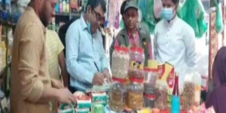 দর্শনায় ভোক্তা অধিকারের হানা,অভিযুক্তদের জরিমানা