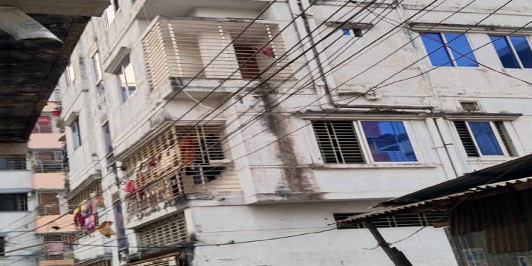 ময়মনসিংহ ভূমি অফিসের নায়েব সিরাজুলের আলিশান বাড়ী ঘুষ বাণিজ্য ও দুর্নীতির গুরুতর অভিযোগ!