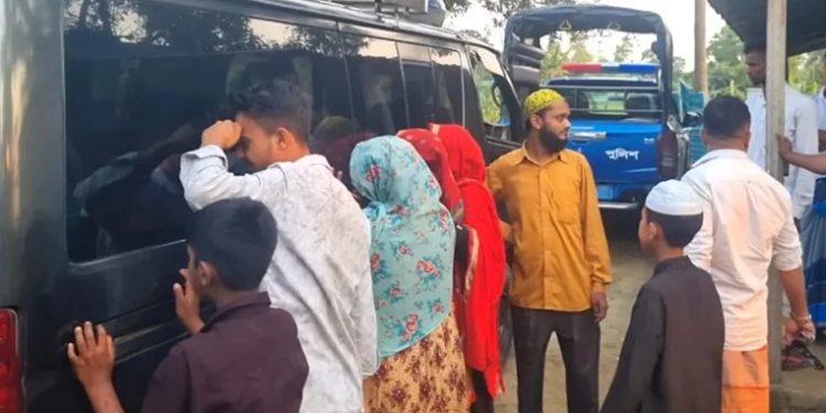 ময়মনসিংহে বাবা-ছেলেকে কুপিয়ে হত্যা