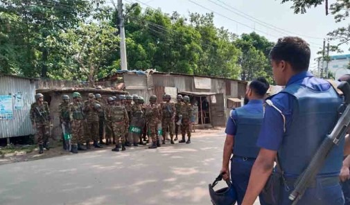 টঙ্গীতে শ্রমিকদের মধ্যে সংঘর্ষে আহত ১৫, কারখানা বন্ধ ঘোষণা