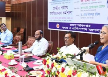 বিলুপ্তির পথে দেশীয় প্রজাতির মাছ রক্ষা করতে হবে : মৎস্য উপদেষ্টা