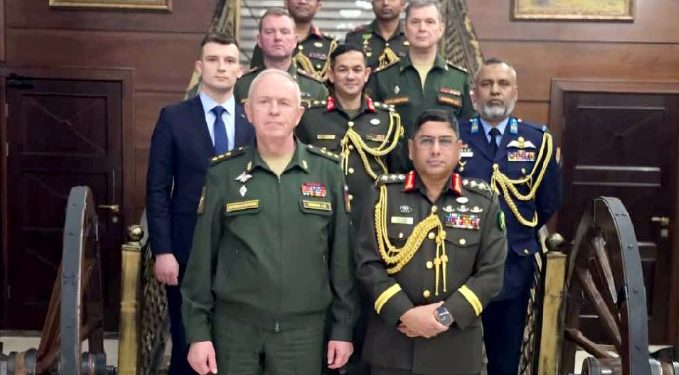 রাশিয়া ও ক্রোয়েশিয়া সফর শেষে দেশে ফিরলেন সেনাপ্রধান