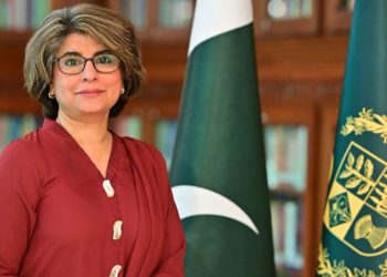 দীর্ঘ ১৫ বছর পর বাংলাদেশ এসেছেন  পাকিস্তান পররাষ্ট্র সচিব