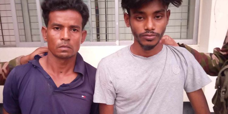 নাটোরের বাগাতিপাড়ায় সাংবাদিক পরিবারের সদস্যদের মারধরের অভিযোগে আটক ২