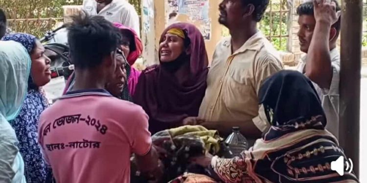 দামুড়হুদায় ছাদ থেকে পড়ে গৃহবধূর মৃত্যু