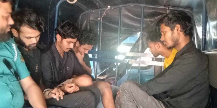 গাজীপুরে কাশিমপুরে ডাকাতি মামলায় ২৪ ঘণ্টায় তিন ডাকাতসহ পাঁচজনকে আটক