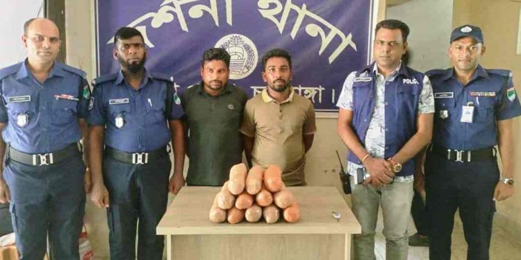 দর্শনায় ৬ কেজি ১শ২০ গ্রাম গাঁজা, ইজিবাইকসহ ২ জন গ্রেফতার