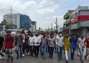 টঙ্গীতে ঝুটের ব্যবসাকে কেন্দ্র ক কটেল বিস্ফোরণে সাংবাদিক-পুলিশসহ ১৫ জন  আহত