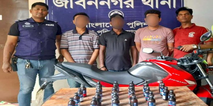 চুয়াডাঙ্গার জীবননগরে ফেন্সিডিল ও মোটর সাইকেলসহ গ্রেফতার ৩