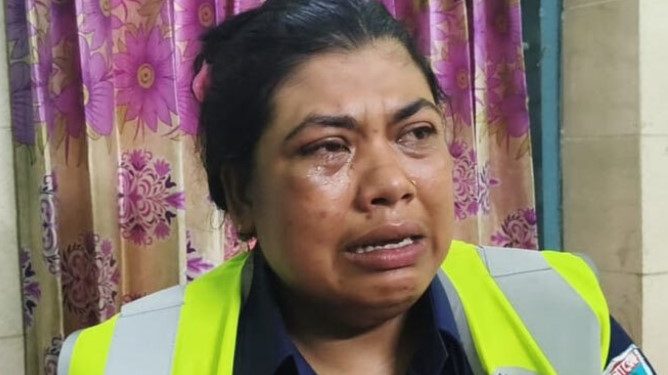 কিশোরী উদ্ধারে এসে হামলায় আহত ৩ পুলিশ