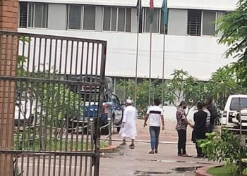 গাজীপুরে হাসনাত আব্দুল্লাহর ওপর হামলার ঘটনায় মামলা: স্বেচ্ছাসেবক লীগ নেতাসহ আটক ৭