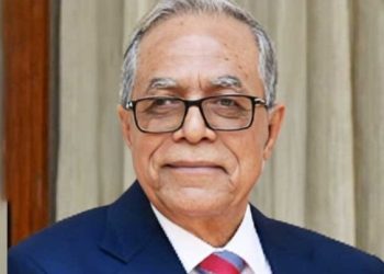 ছেলে-শ্যালকসহ দেশ ছাড়লেন সাবেক রাষ্ট্রপতি আবদুল হামিদ