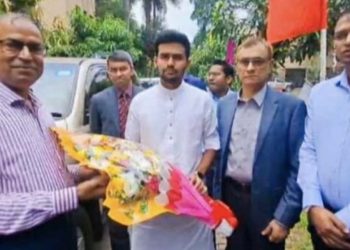 আমাকে আক্রমণ করে লাভ নেই, আদালতে লড়তে হবে: ইশরাক ইস্যুতে আসিফ মাহমুদ