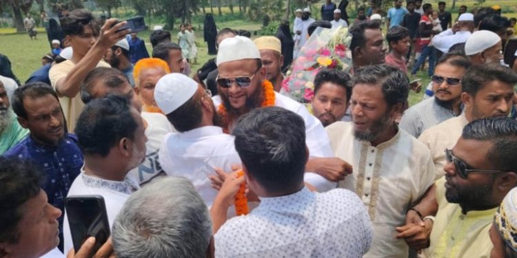 গাজীপুরে বিএনপি নেতা এনামুলের আগমনে জনতার ঢল