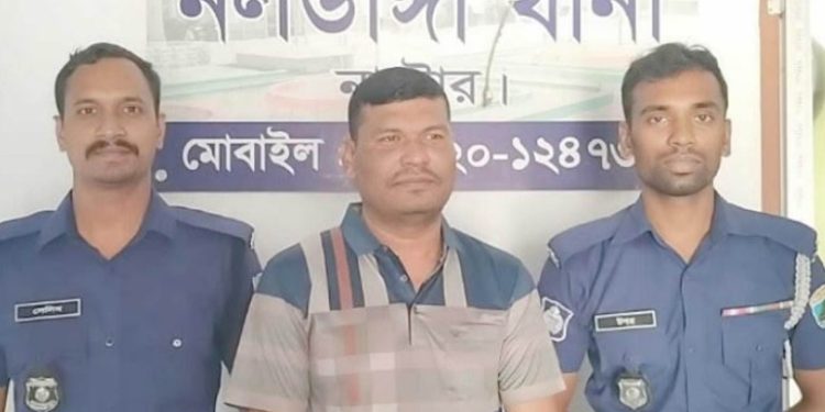 নাটোরে সাবেক মেয়র ও আওয়ামী লীগ নেতা মনির গ্রেপ্তার