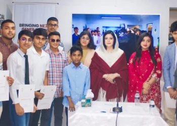 ক্ষুদে বিজ্ঞানীদের উৎসাহ দিলেন ডা. জুবাইদা রহমান