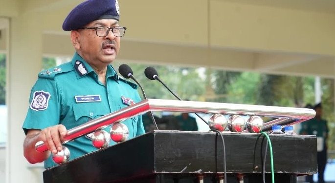 পুলিশের শৃঙ্খলা পরিপন্থী কাজের সুযোগ নেই: ডিএমপি কমিশনার