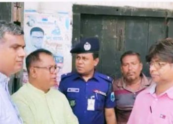 নাটোরে দেশের ২য় বৃহত্তম চামড়ার আড়ত পরিদর্শন করছেন ডিআইজি