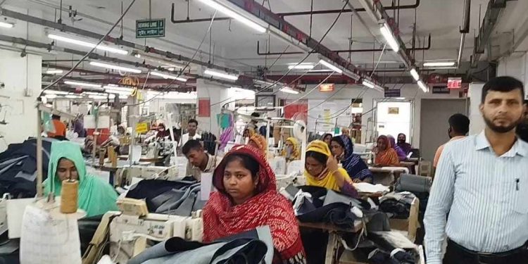 গাজীপুরের তুসুকা গার্মেন্টসে শতভাগ বেতন-বোনাস, খুশি শ্রমিক-কর্মচারীরা