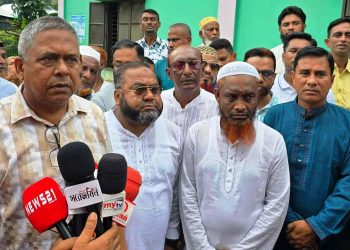 গাজীপুরে অগ্নিকাণ্ডে ক্ষতিগ্রস্তদের পাশে দাঁড়ালেন বিএনপি নেতা ডা. রফিকুল ইসলাম বাচ্চু