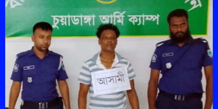 চুয়াডাঙ্গা সেনাবাহিনীর অভিযানে যুবদল নেতা লিমন অস্ত্রসহ গ্রেফতার