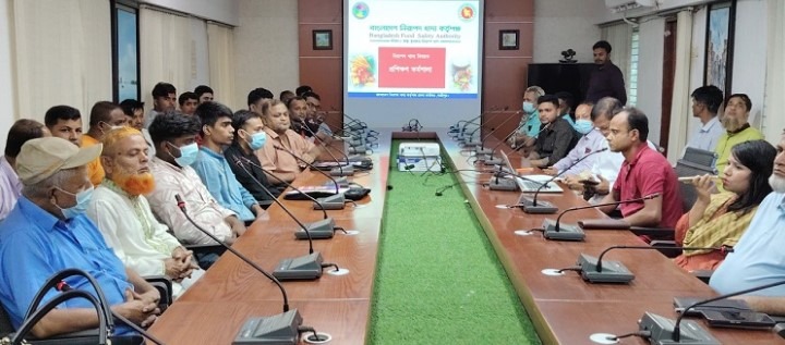 গাজীপুরের কালীগঞ্জে ফল মেলার উদ্বোধন