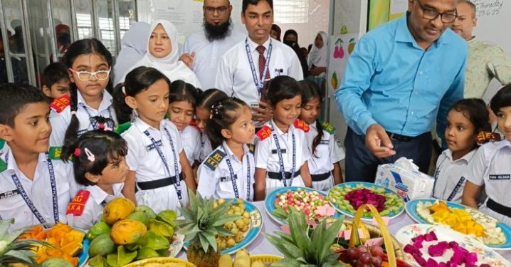 শিক্ষার্থীদের দেশি ফল চেনাতে গাজীপুরে অনুষ্ঠিত হলো ‘ফল উৎসব’