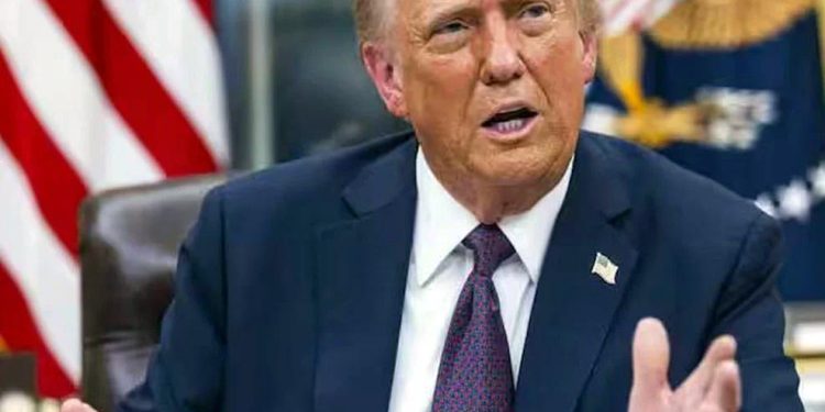 এবার নিউইয়র্কের তহবিল বন্ধের হুমকি দিলেন ট্রাম্প