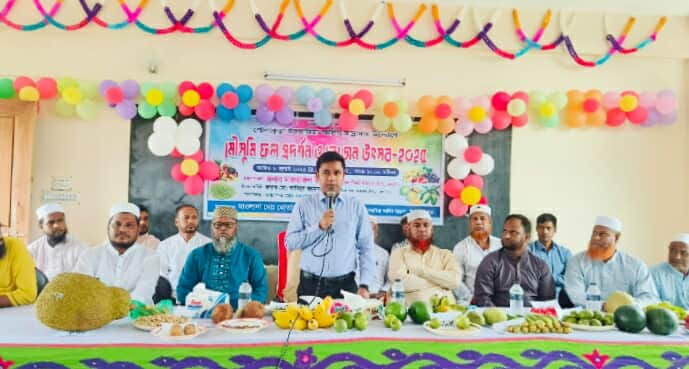 নাটোরের সিংড়ায় দিনব্যাপী মৌসুমি ফল উৎসব অনুষ্ঠিত