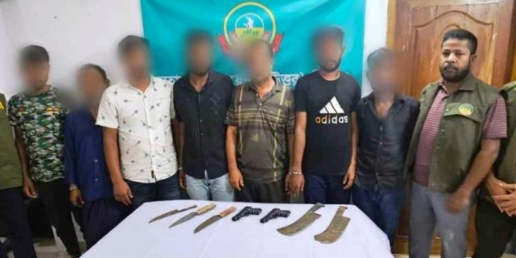 গাজীপুরে ডাকাতির প্রস্তুতিকালে গ্রেফতার ৭