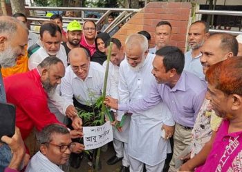 জুলাই-আগস্ট গণঅভ্যুত্থানে শহীদদের স্মরণে গাজীপুরে বৃক্ষরোপণ