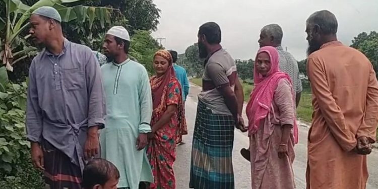 নাটোরে হাত-পা-মুখ বাঁধা অবস্থায় ঝালমুড়ি বিক্রেতা উদ্ধার