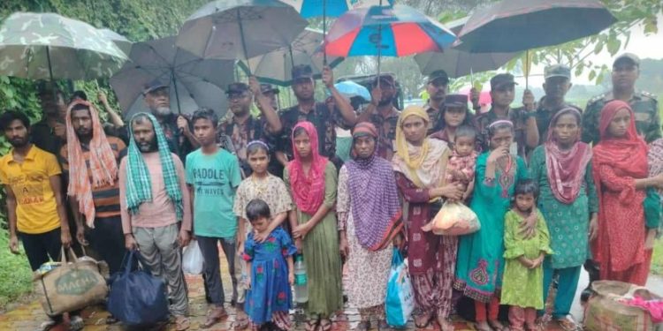 দর্শনার জয়নগর সীমান্ত দিয়ে ১৫ বাংলাদেশীকে ফেরত