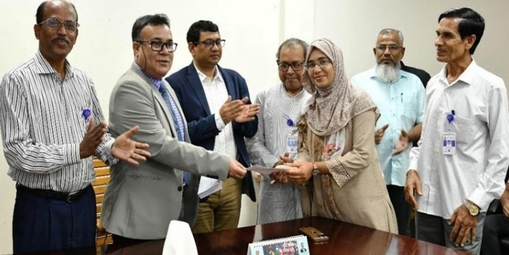 জাতীয় বিশ্ববিদ্যালয় কর্মচারীদের ১৬৭ সন্তানকে পোষ্য শিক্ষাবৃত্তি প্রদান, আগামী অর্থবছর বৃত্তির অর্থ আরো বাড়বে: উপাচার্য