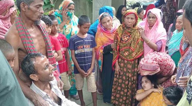 নাটোরে জমি সংক্রান্ত বিরোধের জেরে চাচিকে কুপিয়ে হত্যার অভিযোগ-ভাতিজা আটক