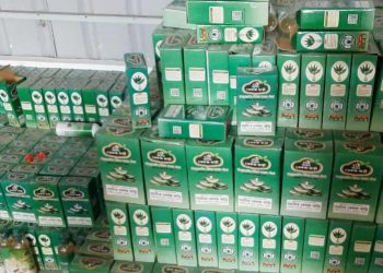 নাটোরে অবৈধ যৌন উত্তেজক ও অর্গানিক ঔষধ তৈরির কারখানায় যৌথ বাহীনীর অভিযান