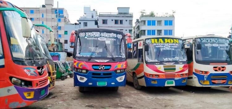 কাউন্টার ভাঙচুরের ঘটনায় ঢাকা-ময়মনসিংহ বাস চলাচল বন্ধ