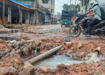 একযুগ ধরে রাস্তা সংস্কার, চরম দুর্ভোগে কোনাবাড়ী-জরুনবাসী