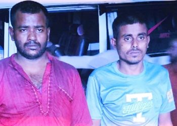 নেত্রকোণায় ৯ কেজি গাঁজা, মাইক্রোবাস সহ আটক ২