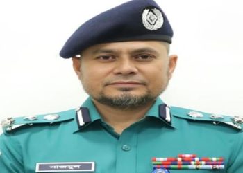 দৈনিক রাস্তা বন্ধ করে যাতায়াত, গাজীপুরের পুলিশ কমিশনারকে শোকজ