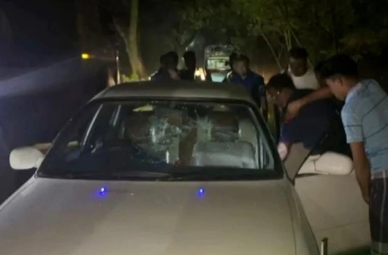 নাটোরে প্রাইভেটকার থেকে নামিয়ে ব্যবসায়ীকে গলা কেটে হত্যা