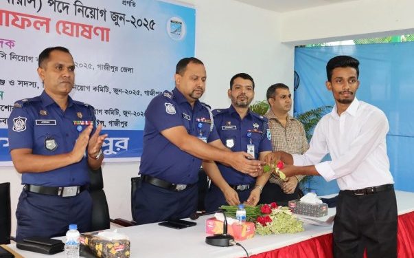 গাজীপুরে মেধা ও স্বচ্ছতার ভিত্তিতে পুলিশের চাকরি পেলেন ৪৭ জন