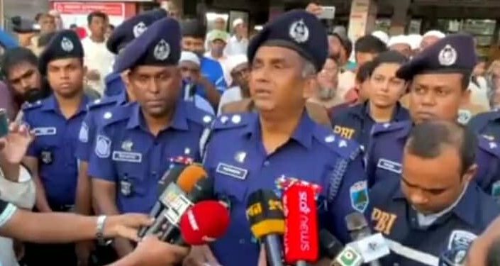 ত্রিভুজ প্রেমের কারণে ডাঃ আমিরুল ইসলাম খুন হয়েছেন -প্রেস ব্রিফিং এ নাটোরের পুলিশ সুপার