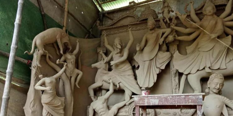 শৈলকুপায় মন্দিরে মূর্তি ভাঙচুর, সিসিটিভি ফুটেজে দেখা যাচ্ছে মঞ্জের পাগল