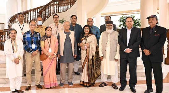 পূজা উদযাপন পরিষদের নেতাদের সঙ্গে প্রধান উপদেষ্টার বৈঠক