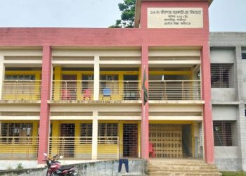 গাজীপুরে মেয়াদোত্তীর্ণ চকলেট খেয়ে ৮ স্কুলশিক্ষার্থী অসুস্থ