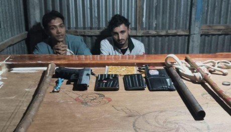 গাজীপুরে খেলনা পিস্তল নিয়ে পুলিশ পরিচয়ে চাঁদাবাজি, গ্রেপ্তার ২